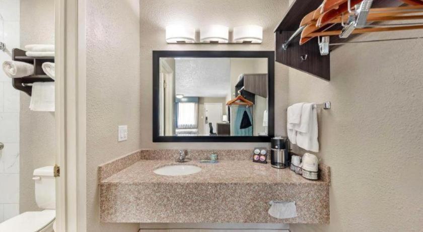 Best Western Post Oak Inn Burnet Εξωτερικό φωτογραφία